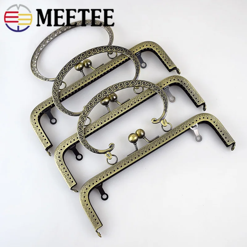 Meetee 1pc/5pcs 20.5cm Bronze Gold Metal Handbag Frame Clutch Kiss Clasp Square Embossed DIY Bag Accessories Wallet Hardware
Meetee 1pc/5pcs 20.5cm Bronze Gold Metal Handbag Frame Clutch Kiss Clasp Square Embossed DIY Bag Accessories Wallet Hardware