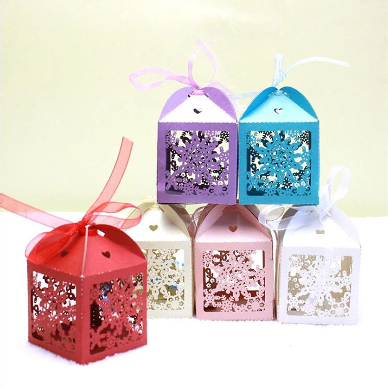100pcs/lot Snowflake modeling laser cut Hollow Candy box Wedding party Baby shower Christmas favor gift boxes Personalize text
100pcs/lot Snowflake modeling laser cut Hollow Candy box Wedding party Baby shower Christmas favor gift boxes Personalize text