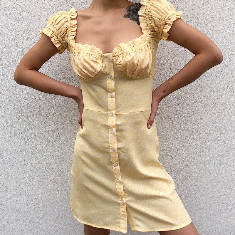 Summer Sexy yellow flowers Puff Dress 2019 Women Sweet Heart Neck Floral Print Mini Dress Frill Trim Floral Print Yellow Dress
Summer Sexy yellow flowers Puff Dress 2019 Women Sweet Heart Neck Floral Print Mini Dress Frill Trim Floral Print Yellow Dress