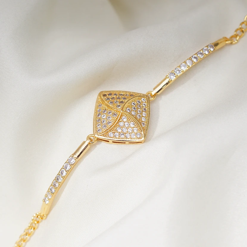 Hip Hop Plant Cubic Zirconia Gold Fashion Bracelets for Women Chain Link Bracelet Jewelry Gift Dropshipping bransoletki damskie
Hip Hop Plant Cubic Zirconia Gold Fashion Bracelets for Women Chain Link Bracelet Jewelry Gift Dropshipping bransoletki damskie