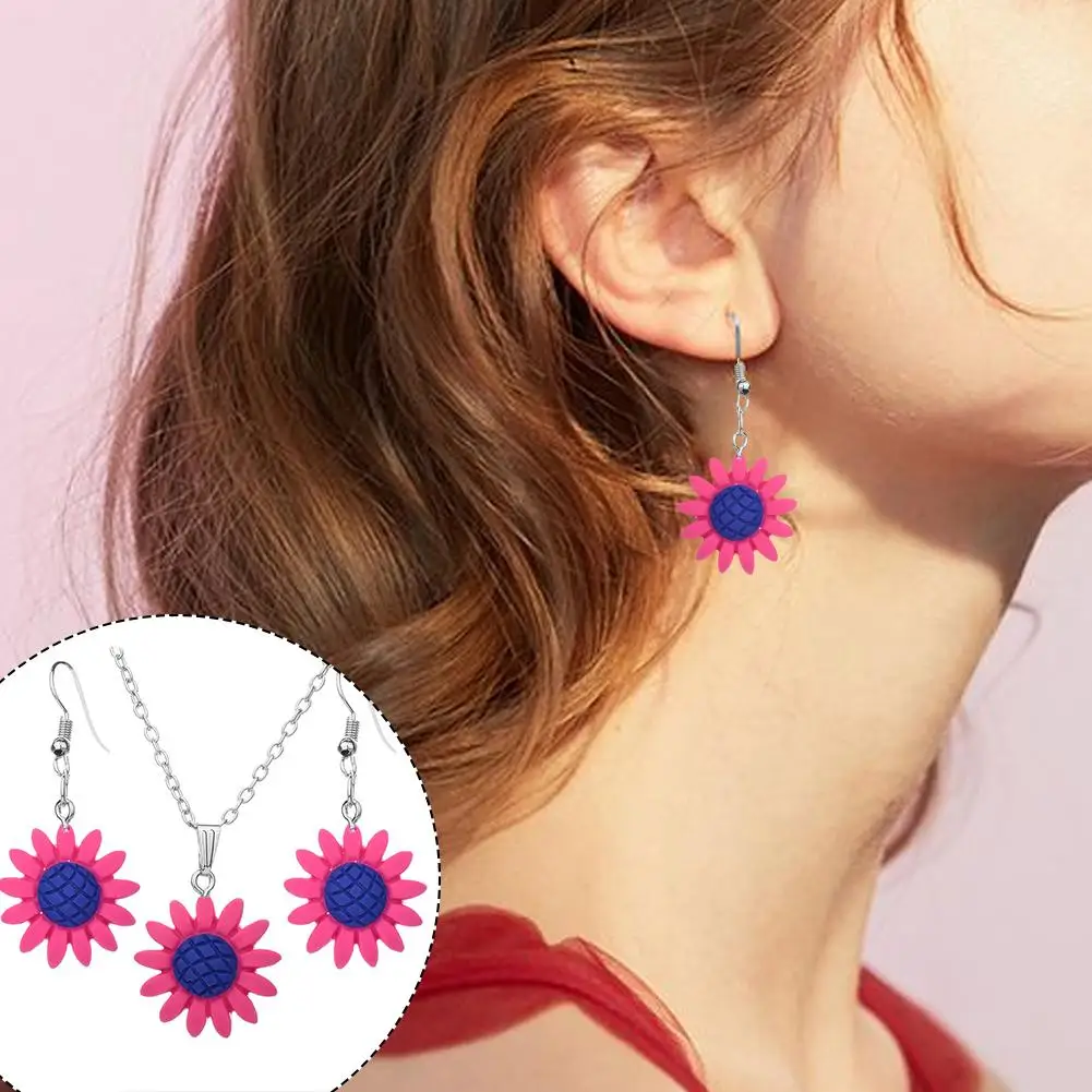 Fashion Sunflower Pendant Dangle Hook Earrings + Necklace Women Jewelry Set for women
Fashion Sunflower Pendant Dangle Hook Earrings + Necklace Women Jewelry Set for women