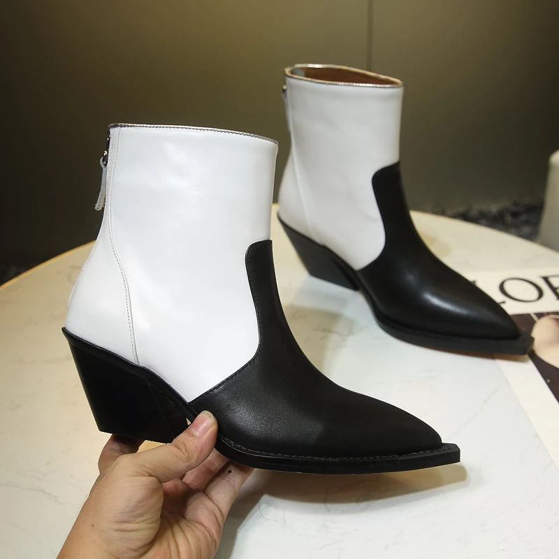 2018 genuine leather Boots women patchwork pointy toe Ankle Boots newest Autumn winter martin boots botas feminina Woman Boots
2018 genuine leather Boots women patchwork pointy toe Ankle Boots newest Autumn winter martin boots botas feminina Woman Boots