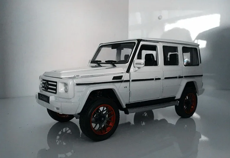 Handmade fine workmanship 1:24 RC crawler modified truck car for benz modification car Orlando Hunt
Handmade fine workmanship 1:24 RC crawler modified truck car for benz modification car Orlando Hunt