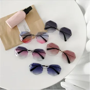 Newest Cool Polygon Shaped Hexagon Female Sunglasses UV400 Glasses Women's Ocean Sheet UV Protection Eyewear Frame Goggle
Newest Cool Polygon Shaped Hexagon Female Sunglasses UV400 Glasses Women's Ocean Sheet UV Protection Eyewear Frame Goggle
