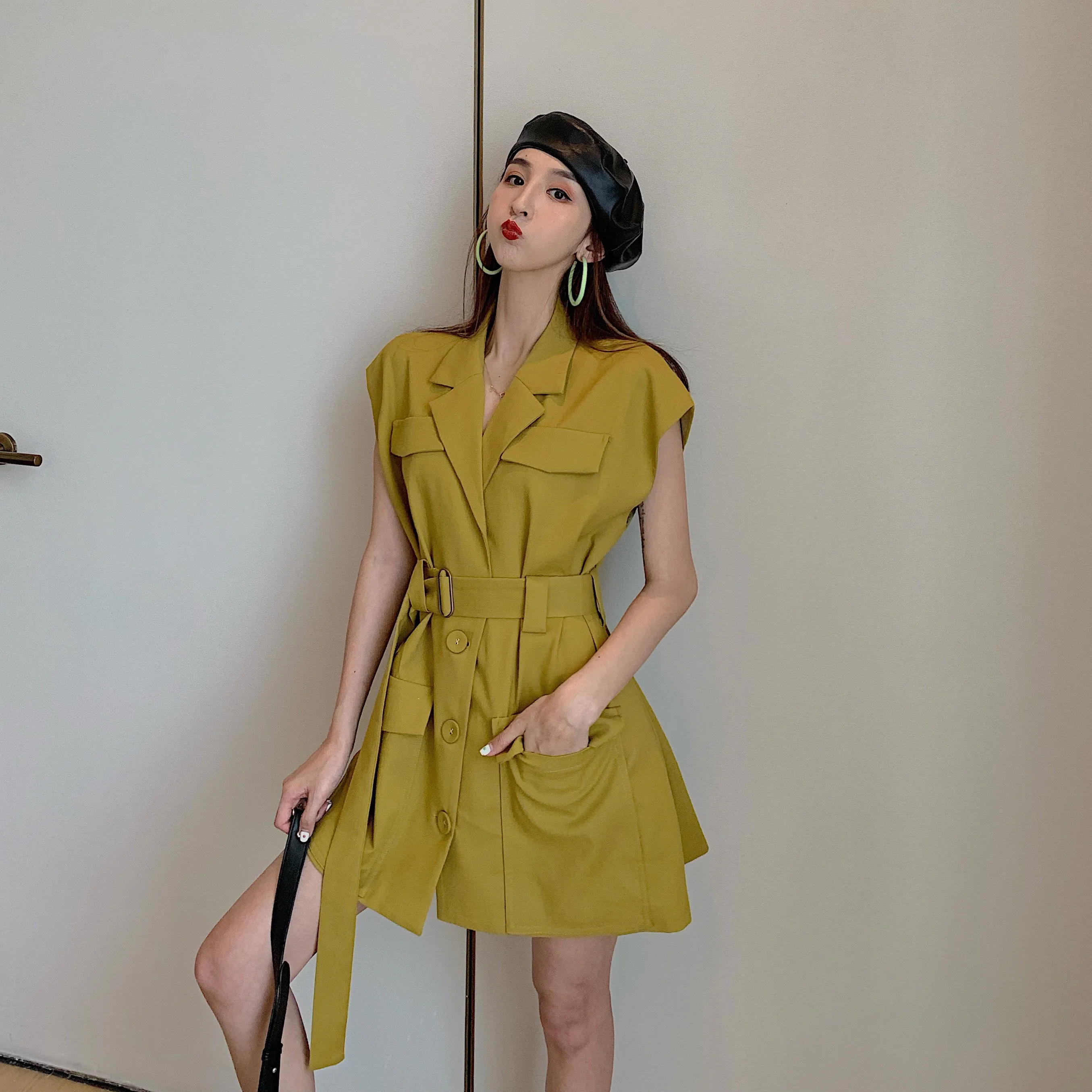 NEW Women Solid Notched Breasted Sleeveless High Waist Bodycon Blazer Dress With Belt Elegant High stree Dresses
NEW Women Solid Notched Breasted Sleeveless High Waist Bodycon Blazer Dress With Belt Elegant High stree Dresses