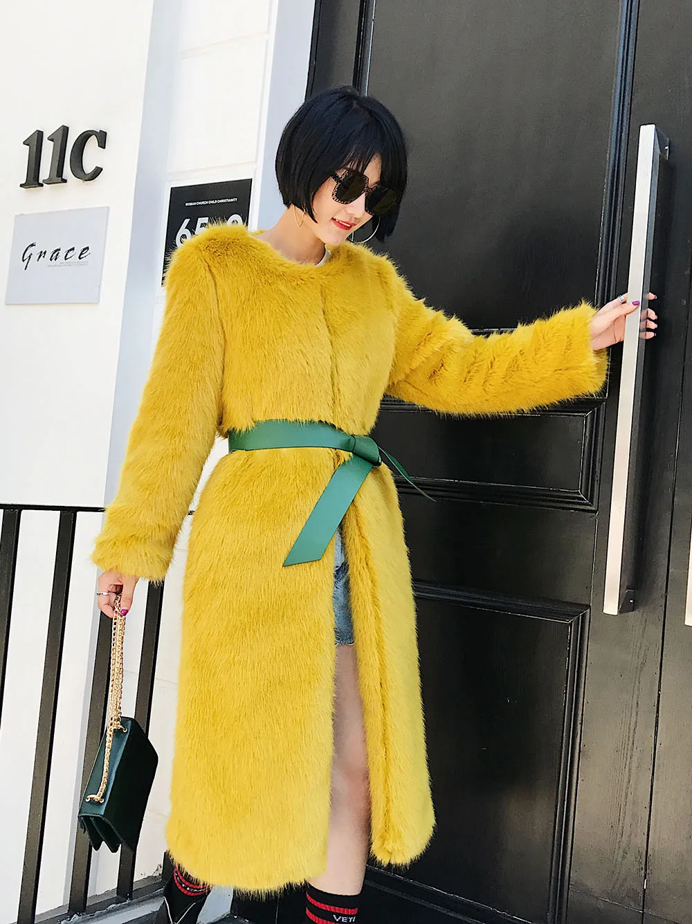 Elegant 2018 Winter Women Thick Warm Yellow Long Faux Fur Coats Faux Fox Fur Female Belt O-neck Fur Jackets Outerwear W1570
Elegant 2018 Winter Women Thick Warm Yellow Long Faux Fur Coats Faux Fox Fur Female Belt O-neck Fur Jackets Outerwear W1570