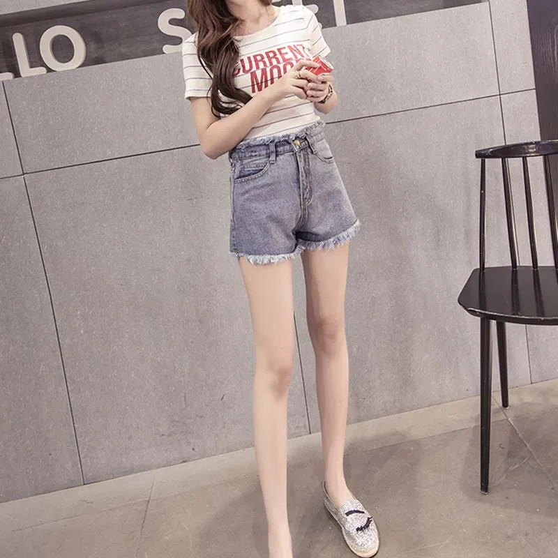 Summer 2019 New Vintage wool-edged fringed high-waist, broad-legged Korean version Jeans Shorts for women short jeans pants
Summer 2019 New Vintage wool-edged fringed high-waist, broad-legged Korean version Jeans Shorts for women short jeans pants