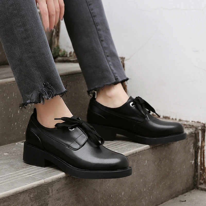 INS hot women Pumps Genuine Leather shoes 22.5-25cm length Spring and autumn cow leather Classic shoes Casual girls feetwear
INS hot women Pumps Genuine Leather shoes 22.5-25cm length Spring and autumn cow leather Classic shoes Casual girls feetwear