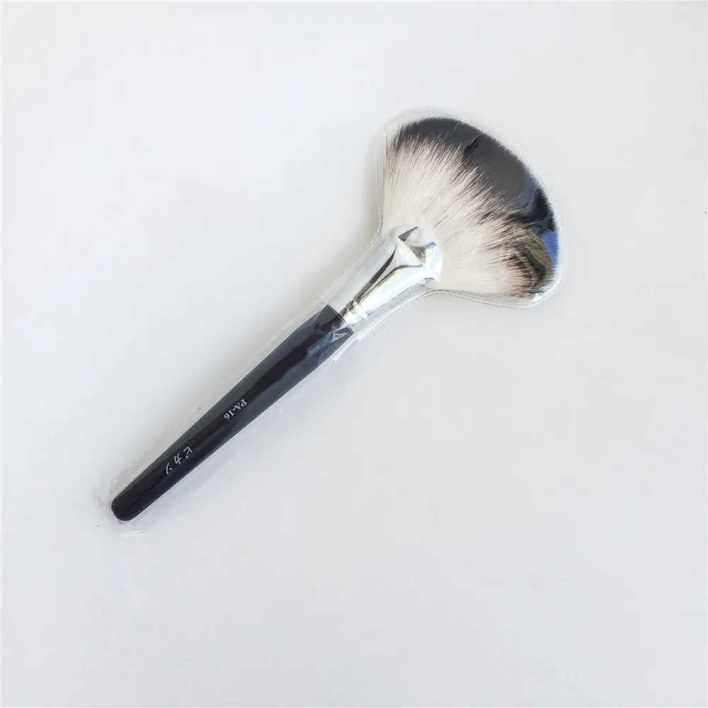 PICCASSO PA16 LARGE FAN BRUSH _ 6