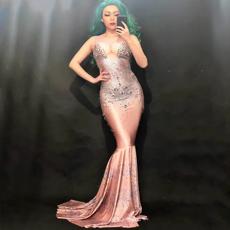 Sexy Fashion Sparkly Big Crystals Dress Long Train Women Birthday Costume Prom Celebrate Nude Big Tail Dresses Evening Outfit
Sexy Fashion Sparkly Big Crystals Dress Long Train Women Birthday Costume Prom Celebrate Nude Big Tail Dresses Evening Outfit