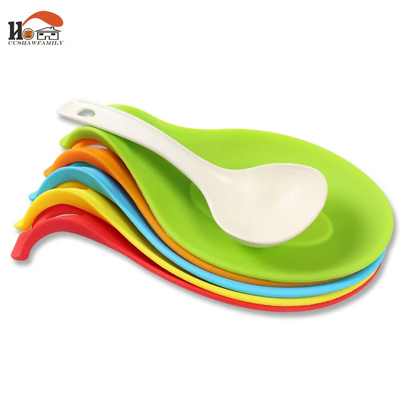 1 pcs Fashion 5 color resistant pliable silicone spoon holder Tableware pad Kitchen Necessary Household items
1 pcs Fashion 5 color resistant pliable silicone spoon holder Tableware pad Kitchen Necessary Household items