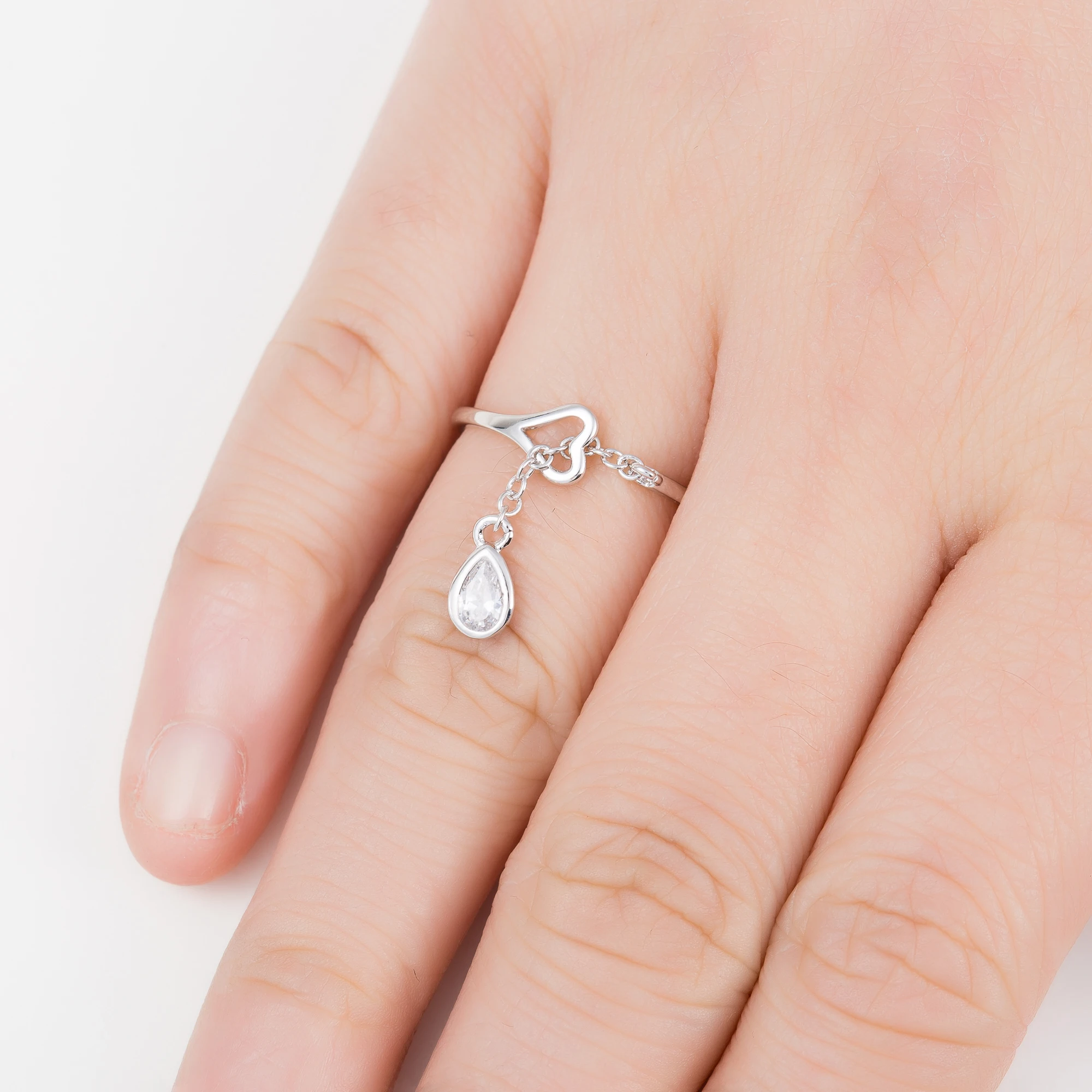 Romantic Heart Shaped Open Rings with Crystal Tear Drop Pendant Bridal Wedding Accessories
Romantic Heart Shaped Open Rings with Crystal Tear Drop Pendant Bridal Wedding Accessories