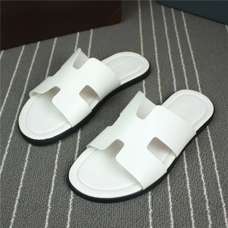 2019 Summer New Beach Slippers Korean Version Of The Breathable Men's Casual Slippers Non-slip British Sandals Fashion White
2019 Summer New Beach Slippers Korean Version Of The Breathable Men's Casual Slippers Non-slip British Sandals Fashion White