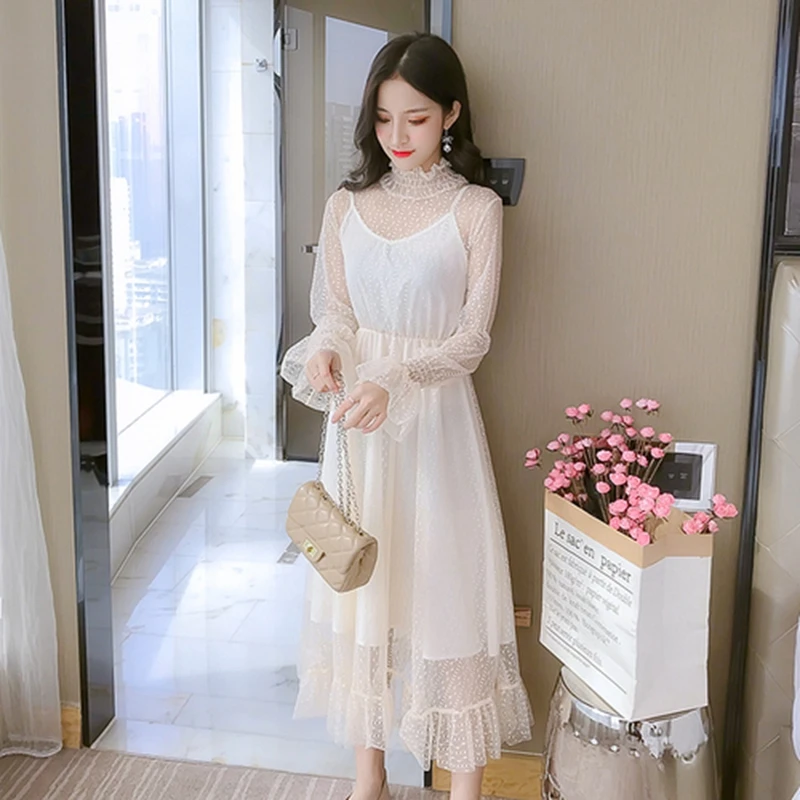 2019 Women Flare Sleeve A-Line Mesh Lace Maxi Dress Sweet Long Sleeve Perspective Summer Party Dresses Long Princess dress
2019 Women Flare Sleeve A-Line Mesh Lace Maxi Dress Sweet Long Sleeve Perspective Summer Party Dresses Long Princess dress