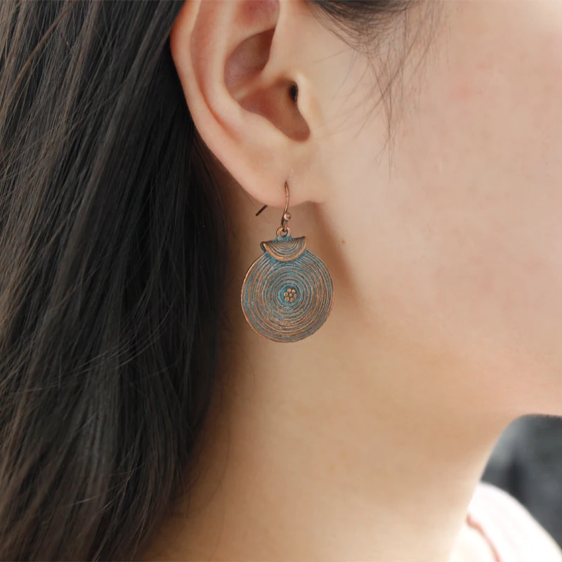 Vintage Spiral Texture Pattern Round Drop Earrings Ancient Bronze Bohemian Ethnic Retro Charm Earrings For Women Holiday Gift
Vintage Spiral Texture Pattern Round Drop Earrings Ancient Bronze Bohemian Ethnic Retro Charm Earrings For Women Holiday Gift