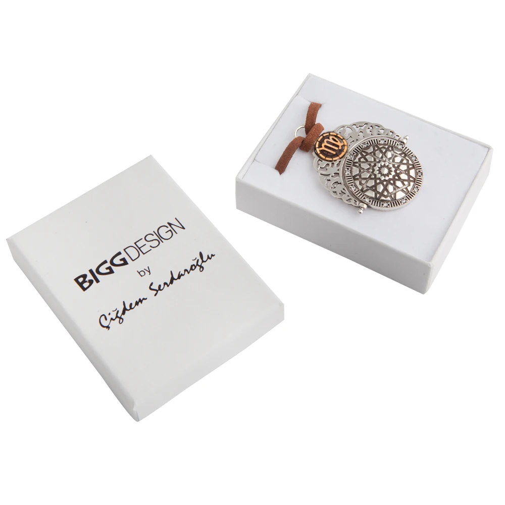 BiggDesign Zircon Stone 925 Sterling Silver Bronze Pendant Brown Rope Horoscope Necklace - Virgo
BiggDesign Zircon Stone 925 Sterling Silver Bronze Pendant Brown Rope Horoscope Necklace - Virgo