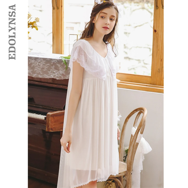 

2019 Victorian Style Honeymoon Nightdress Elegant Lace Ruffed Bathrobe Women Home Wear Night Dress Cotton Lining Nightgown T472
