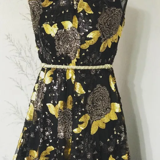 African Sequins Lace Fabric 2019 Gold Black Embroidered Nigerian Laces Fabrics High Quality French Tulle Lace Fabric For Women
African Sequins Lace Fabric 2019 Gold Black Embroidered Nigerian Laces Fabrics High Quality French Tulle Lace Fabric For Women