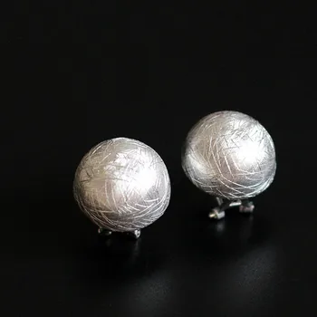 Character silver S925 silver jewelry, hand drawing, semicircle lady buckle, beautiful fashion
Character silver S925 silver jewelry, hand drawing, semicircle lady buckle, beautiful fashion
