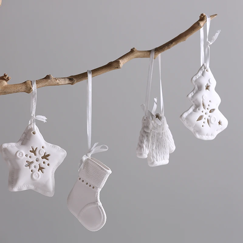 Festival Ceramic Christmas stockings Wall Hanging Decorations White simple Creative home furnishings Wedding Gifts
Festival Ceramic Christmas stockings Wall Hanging Decorations White simple Creative home furnishings Wedding Gifts