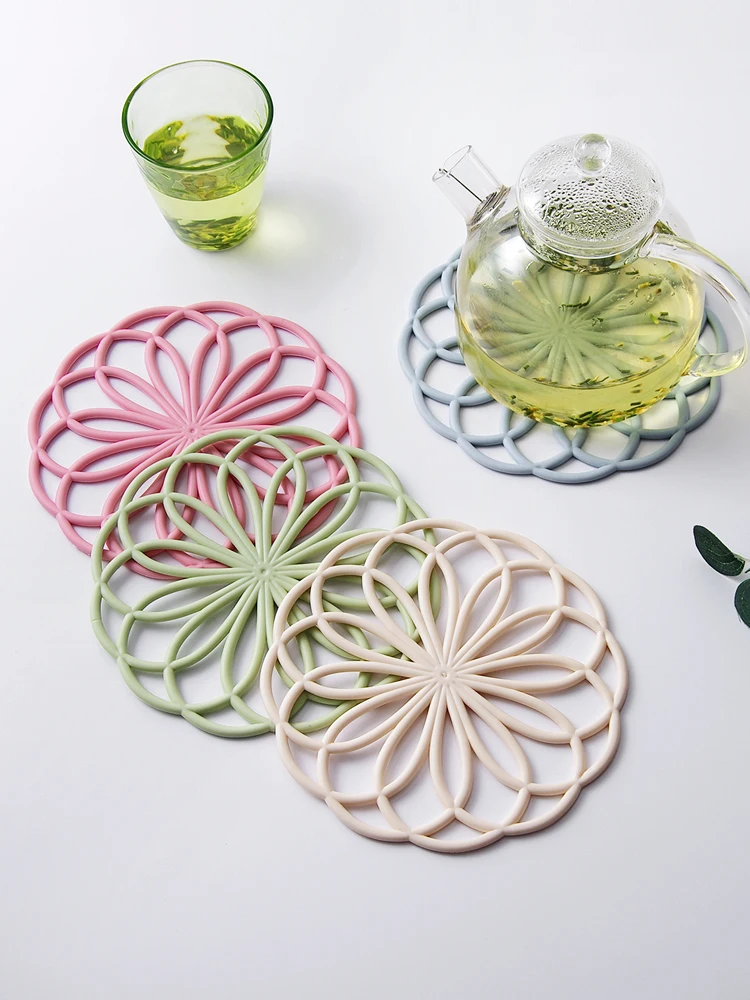 Flower-shaped Insulation Pad Kitchen Placemat Casserole Pad Household Pot Pad Anti-hot Plate Pad Coaster
Flower-shaped Insulation Pad Kitchen Placemat Casserole Pad Household Pot Pad Anti-hot Plate Pad Coaster