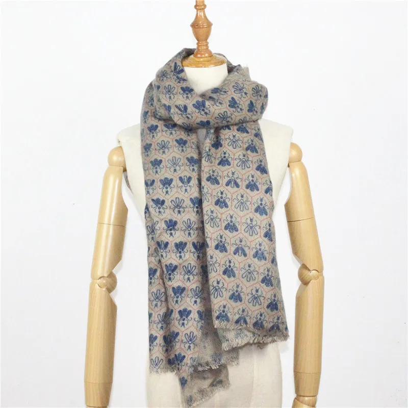 2019 New Fashion Female Scarf Imitation Cashmere Bee Printing Warm Soft Scarf Autumn Winter Women Men Shawl Unisex
2019 New Fashion Female Scarf Imitation Cashmere Bee Printing Warm Soft Scarf Autumn Winter Women Men Shawl Unisex