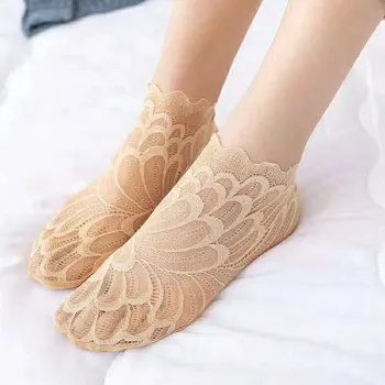 Fshion Solid Color Lace Macrame Short Socks Shallow Mouth Ultrathin Peacock Tail Women Comfortable Short Socks Hosiery
Fshion Solid Color Lace Macrame Short Socks Shallow Mouth Ultrathin Peacock Tail Women Comfortable Short Socks Hosiery
