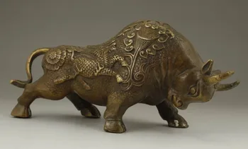 CHINESE OLD BRASS HANDWORK CARVING BULLFIGHT COW WEAR DRAGON LOTUS STATUE 
CHINESE OLD BRASS HANDWORK CARVING BULLFIGHT COW WEAR DRAGON LOTUS STATUE