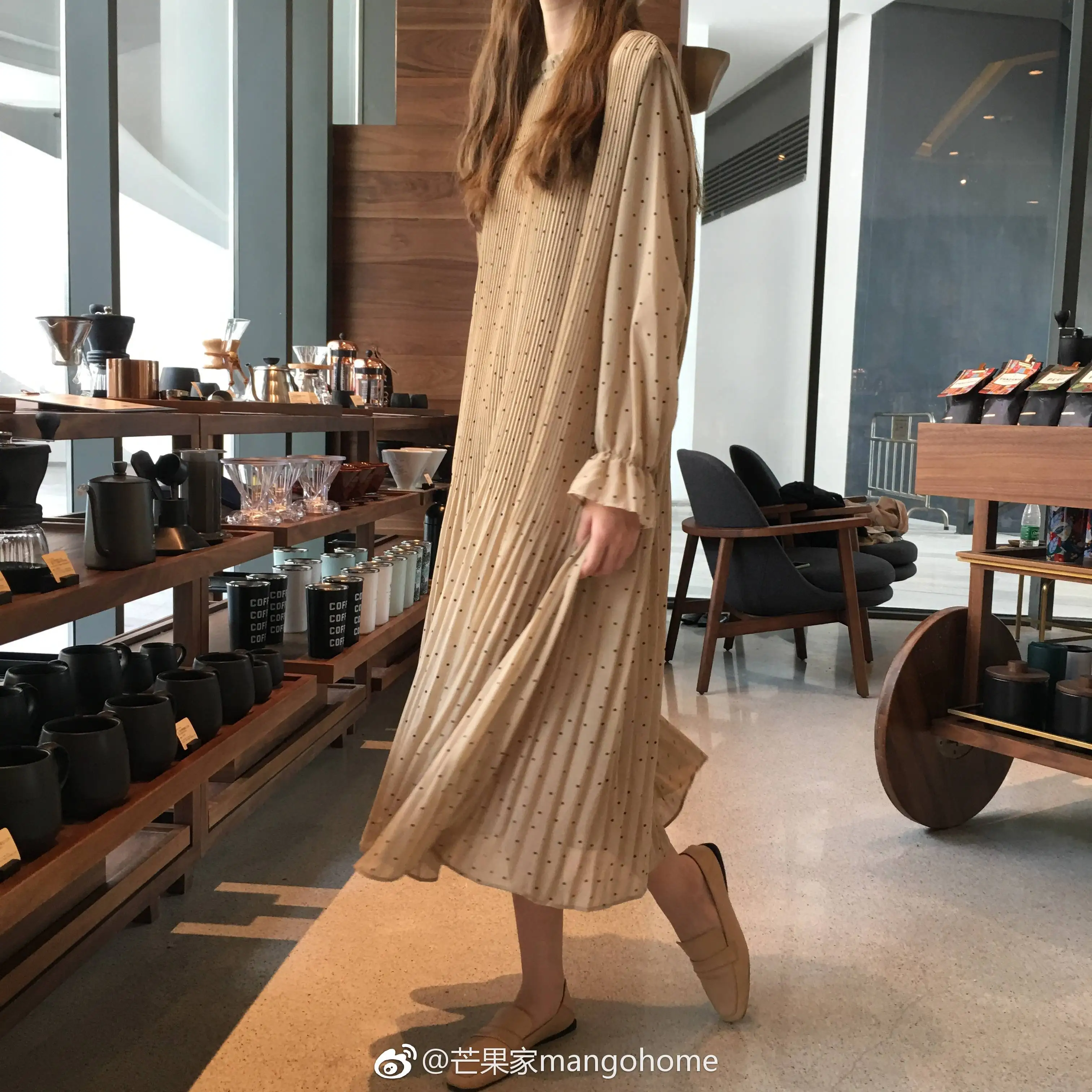 Polka Dot Sweet Dreamy O-neck Dress Trumpet Chic Loose Chiffon Pleated Princess Autumn Women Long Dress Mujer Abito Donna Robe
Polka Dot Sweet Dreamy O-neck Dress Trumpet Chic Loose Chiffon Pleated Princess Autumn Women Long Dress Mujer Abito Donna Robe