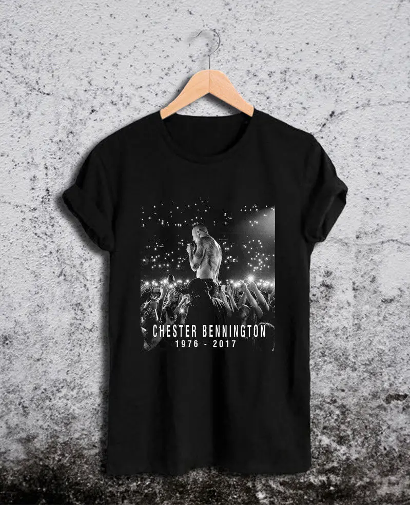 Limited Chester Bennington 2017 RIP Linkin Park Men's Black T-Shirt Size S-3XL Summer Hot Sale New Tee Print Top Tee T Shirt
Limited Chester Bennington 2017 RIP Linkin Park Men's Black T-Shirt Size S-3XL Summer Hot Sale New Tee Print Top Tee T Shirt