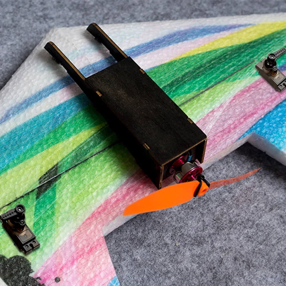 E0511 Rainbow Flying Wing V2 RC Airplane Dron 800mm Wingspan Delta Wing Tail-pusher RC Aircraft KIT RC Toys
E0511 Rainbow Flying Wing V2 RC Airplane Dron 800mm Wingspan Delta Wing Tail-pusher RC Aircraft KIT RC Toys