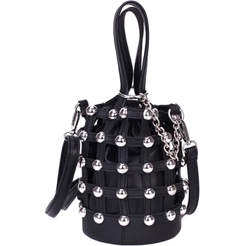 Punk Fashion Rivet Hollow Bucket Design Pu Ladies Casual Handbag Shoulder Bag Crossbody Messenger Bag Female Bolsa Totes Bag
Punk Fashion Rivet Hollow Bucket Design Pu Ladies Casual Handbag Shoulder Bag Crossbody Messenger Bag Female Bolsa Totes Bag