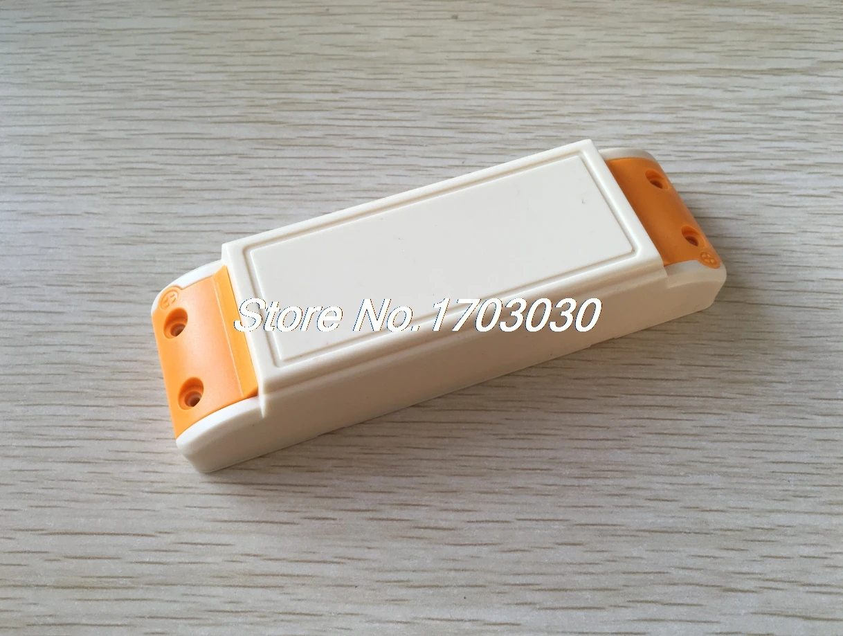 140mm x 44mm x 29mm Enclosure Junction Box for Plug in LED Driver Power
140mm x 44mm x 29mm Enclosure Junction Box for Plug in LED Driver Power