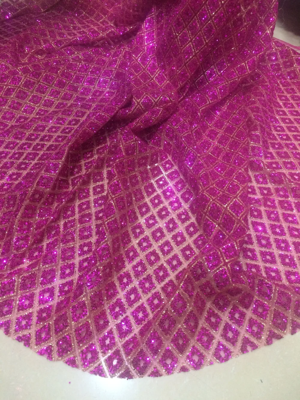 5yard/lot african glitter lace fabric Cyndi-101001 embroidered tulle lace with glued glitter for party dress
5yard/lot african glitter lace fabric Cyndi-101001 embroidered tulle lace with glued glitter for party dress