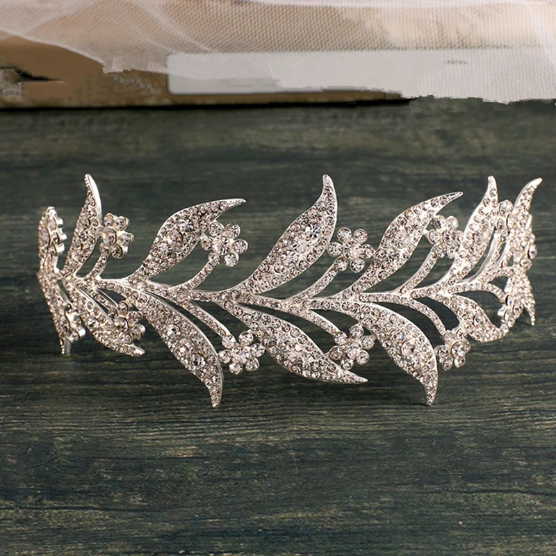1pc Fashion Leaf Shaped Crown Sliver Alloy Headband Wedding Tiaras Pageant Bridal Jewelry Hair Accessories BBB0190
1pc Fashion Leaf Shaped Crown Sliver Alloy Headband Wedding Tiaras Pageant Bridal Jewelry Hair Accessories BBB0190