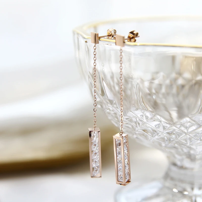 YUN RUO 2018 Fashion AAA Zircon Tassel Stud Earring Woman Rose Gold Color Titanium Steel Jewelry Girl Birthday Gift Never Fade
YUN RUO 2018 Fashion AAA Zircon Tassel Stud Earring Woman Rose Gold Color Titanium Steel Jewelry Girl Birthday Gift Never Fade