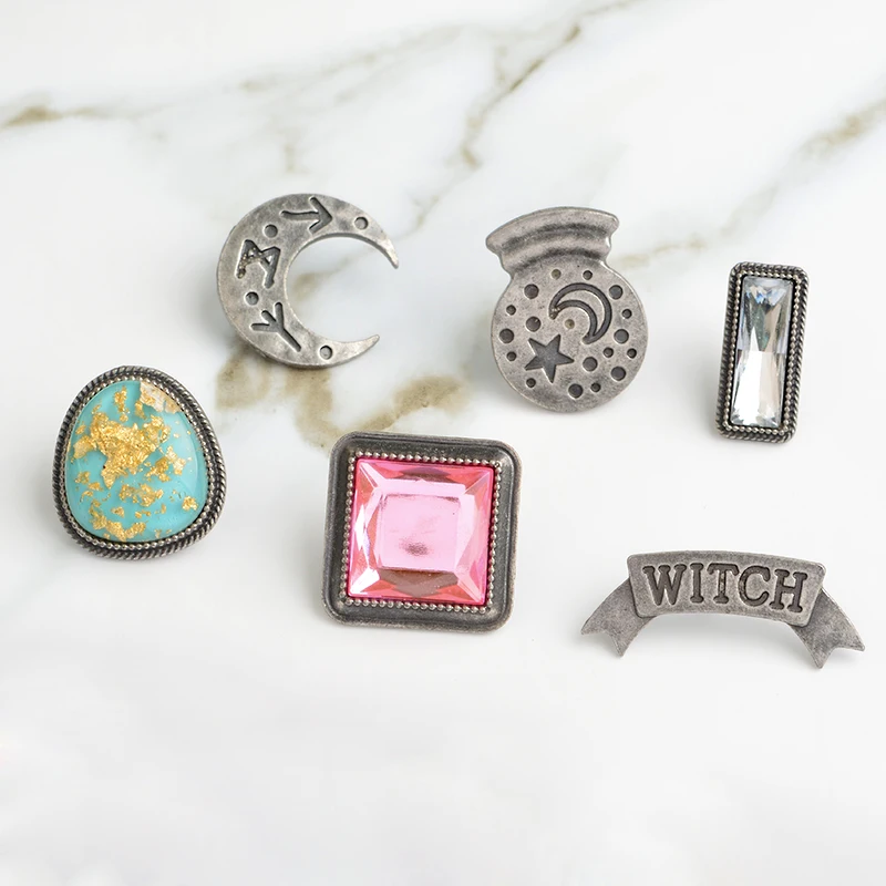 Witch badges crystal ball pink blue resin metal Pins Brooches Badges Lapel pin Backpack bag hats accessories Witch jewelry
Witch badges crystal ball pink blue resin metal Pins Brooches Badges Lapel pin Backpack bag hats accessories Witch jewelry