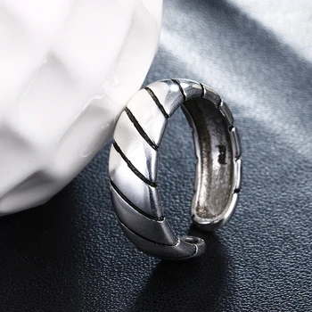 Hot sell fashion vintage style men ring thai silver 925 sterling silver men`s finger wedding rings jewelry man gift cheap
Hot sell fashion vintage style men ring thai silver 925 sterling silver men`s finger wedding rings jewelry man gift cheap