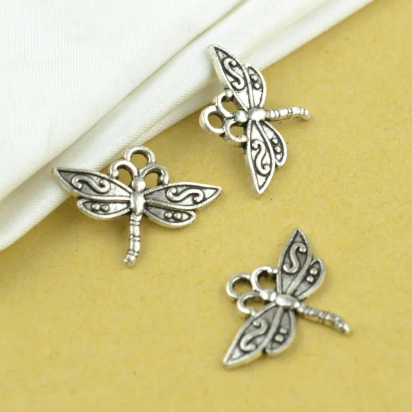 35Pcs Zinc Alloy dragonfly Charm vintage Tibetan Silver Pendant Jewelry Products Charms Diy Pendants For Necklace Bracelets 2113
35Pcs Zinc Alloy dragonfly Charm vintage Tibetan Silver Pendant Jewelry Products Charms Diy Pendants For Necklace Bracelets 2113