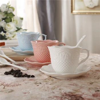 Bone China Cameo Rose Lovers Couple Coffee Mugs Saucer Spoon Sets Relief Ceramics Afternoon Scented Tea Cup Candy Color Gift Box
Bone China Cameo Rose Lovers Couple Coffee Mugs Saucer Spoon Sets Relief Ceramics Afternoon Scented Tea Cup Candy Color Gift Box