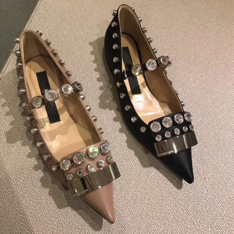 2020 Summer new European silk rhinestone shoes banquet pointed shoes baotou single shoes Diamond Pumps
2020 Summer new European silk rhinestone shoes banquet pointed shoes baotou single shoes Diamond Pumps