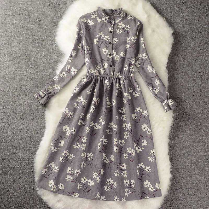 Winter Floral Print Dress Vintage Single Breasted Women Dresses Slim Stand Collar Pleated Corduroy Slim Female Dress
Winter Floral Print Dress Vintage Single Breasted Women Dresses Slim Stand Collar Pleated Corduroy Slim Female Dress