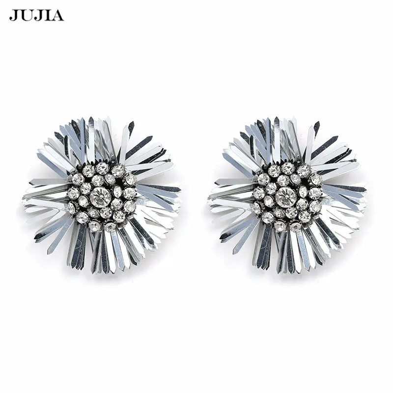 JUJIA Exaggerated Charm Jewelry Flowers Crystal Tassels Stud Earrings For Women Wedding Party Brincos 
JUJIA Exaggerated Charm Jewelry Flowers Crystal Tassels Stud Earrings For Women Wedding Party Brincos