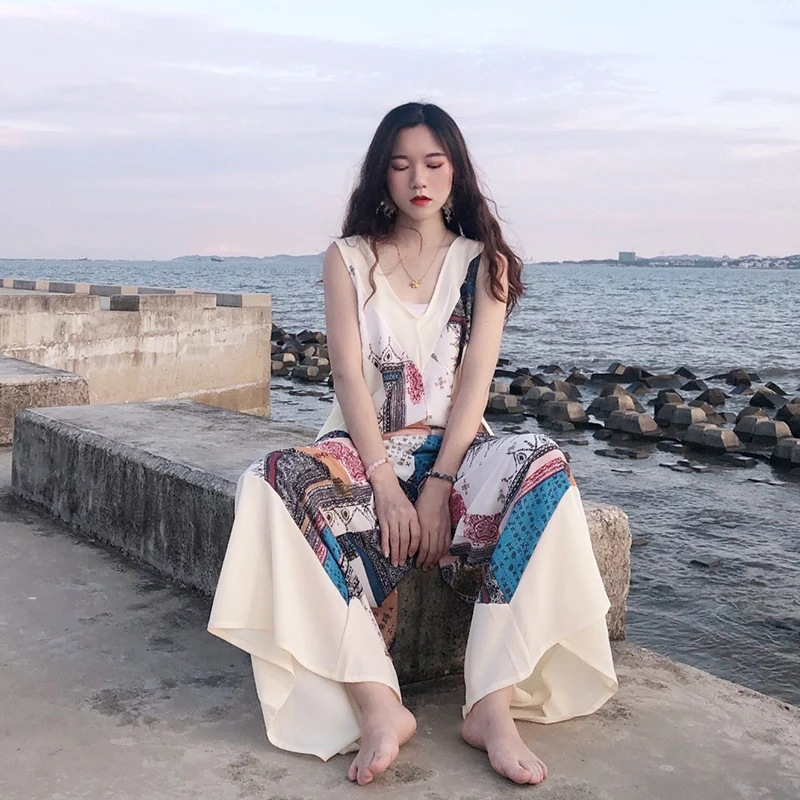Print Women V neck Jumpsuit 2019 Summer Chiffon Big Size High Waist wide-leg Pants Bohemian Holiday Jumpsuit YoYiKamomo
Print Women V neck Jumpsuit 2019 Summer Chiffon Big Size High Waist wide-leg Pants Bohemian Holiday Jumpsuit YoYiKamomo