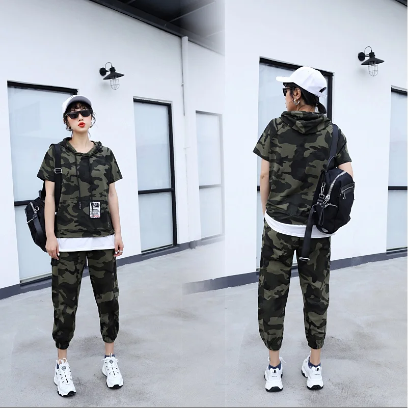 The new 2019 women's casual summer short-sleeved top student fashion versatile camouflage hoodie
The new 2019 women's casual summer short-sleeved top student fashion versatile camouflage hoodie