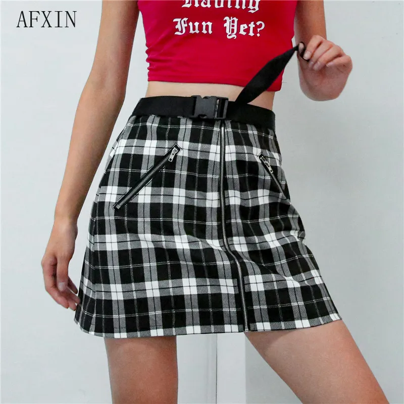 2019 Summer Black White Plaid Skirt Women School Mini Jupe High Waist Buckle Bandage Falda Corta Club Sexy Zipper Streetwear
2019 Summer Black White Plaid Skirt Women School Mini Jupe High Waist Buckle Bandage Falda Corta Club Sexy Zipper Streetwear