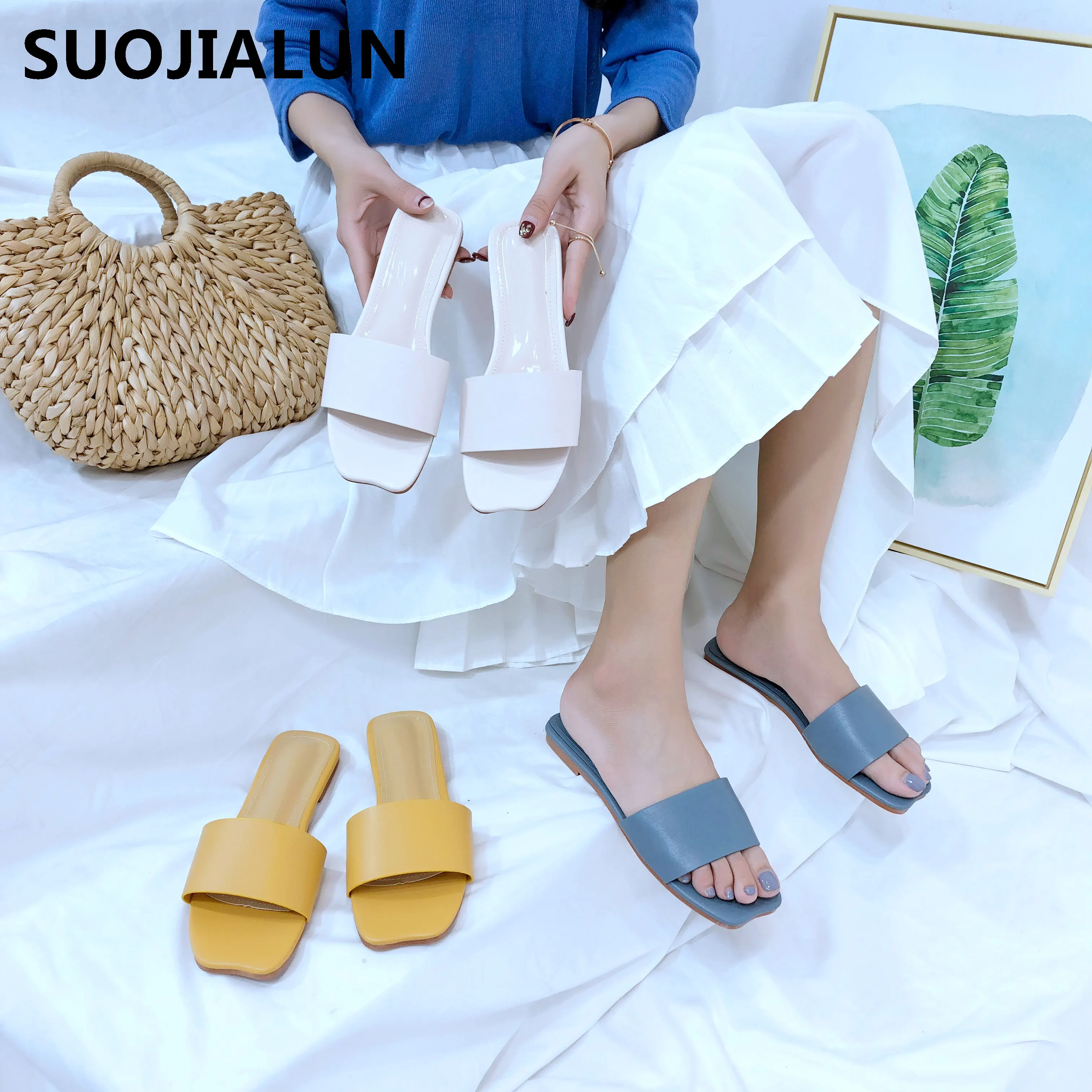 SUOJIALUN 2019 Women Slippers Korean Fashion Flip Flops Summer Candy Colors Slides Causal Outside Beach Flat Sandals
SUOJIALUN 2019 Women Slippers Korean Fashion Flip Flops Summer Candy Colors Slides Causal Outside Beach Flat Sandals