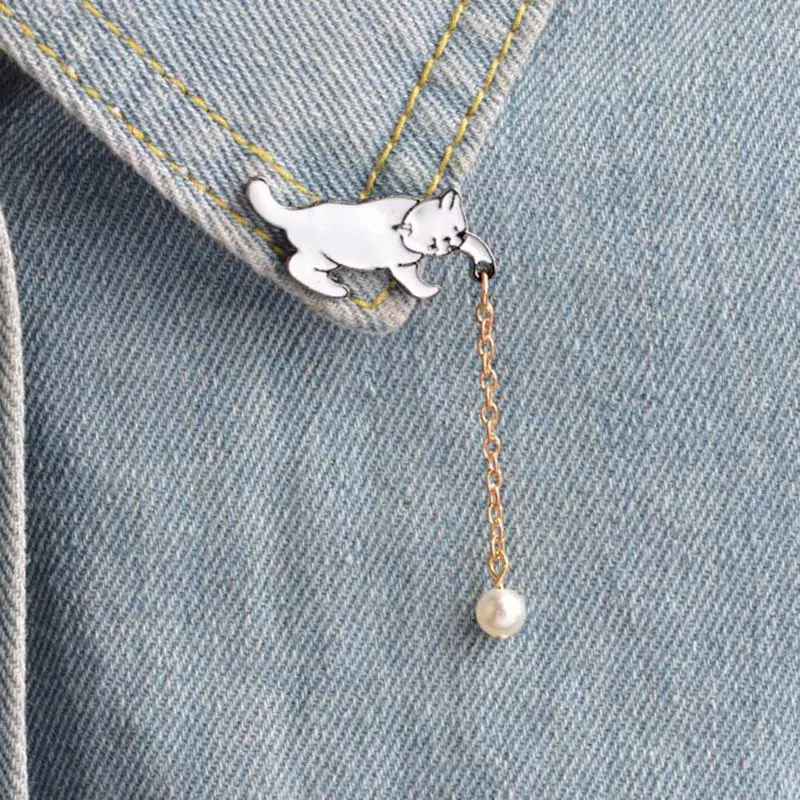 Cartoon Fashion Personality Alloy Cute Little White Imitation Pearl Cat Brooch Pins Chic Fashion Jewelry Brooch Accessories
Cartoon Fashion Personality Alloy Cute Little White Imitation Pearl Cat Brooch Pins Chic Fashion Jewelry Brooch Accessories