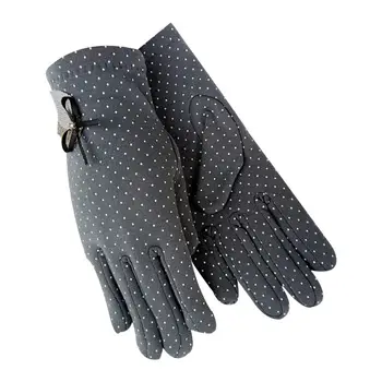 1Pair New Fashion Elegant Female Wool Touch Screen Gloves Winter Women Warm Full Finger Leather Bow Dotted embroidery Gloves
1Pair New Fashion Elegant Female Wool Touch Screen Gloves Winter Women Warm Full Finger Leather Bow Dotted embroidery Gloves