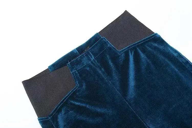 3661046895_1440525483